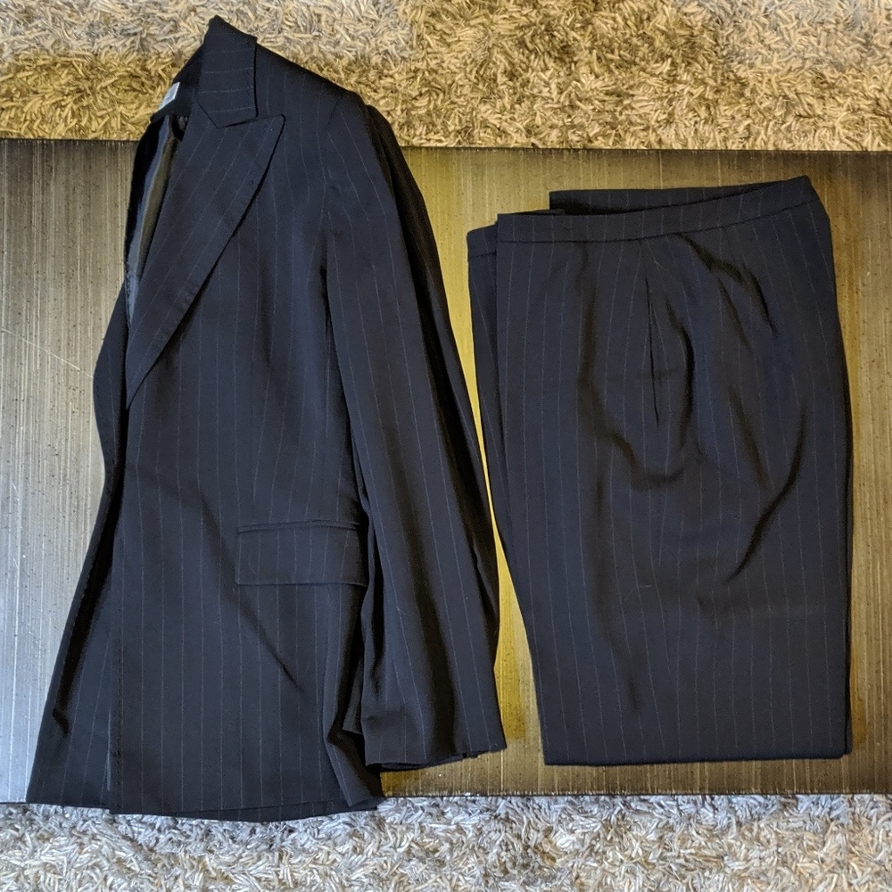 Tahari full pant suit